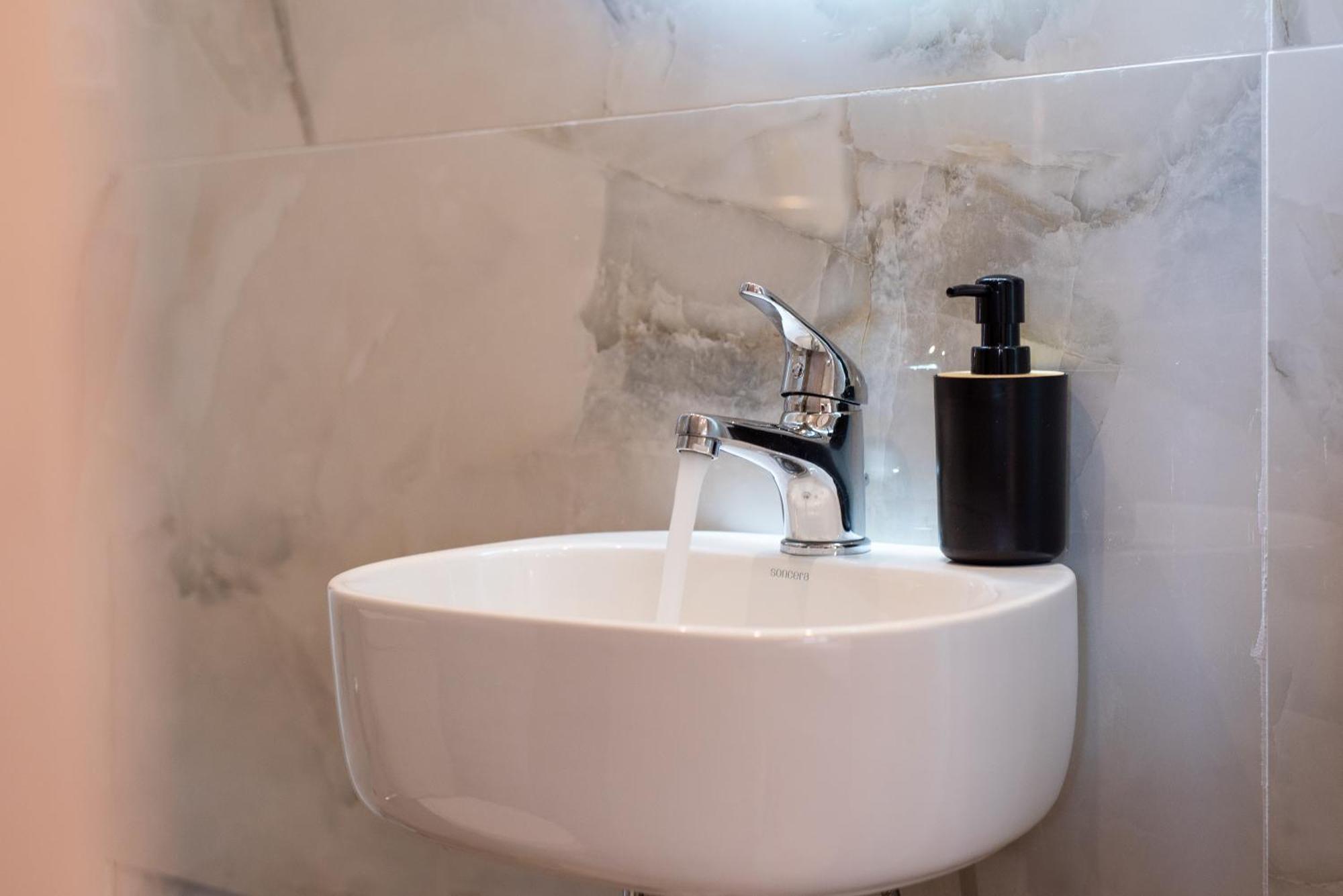 Demi'S Apartments Near Athen'S Airport Artemida  Ngoại thất bức ảnh