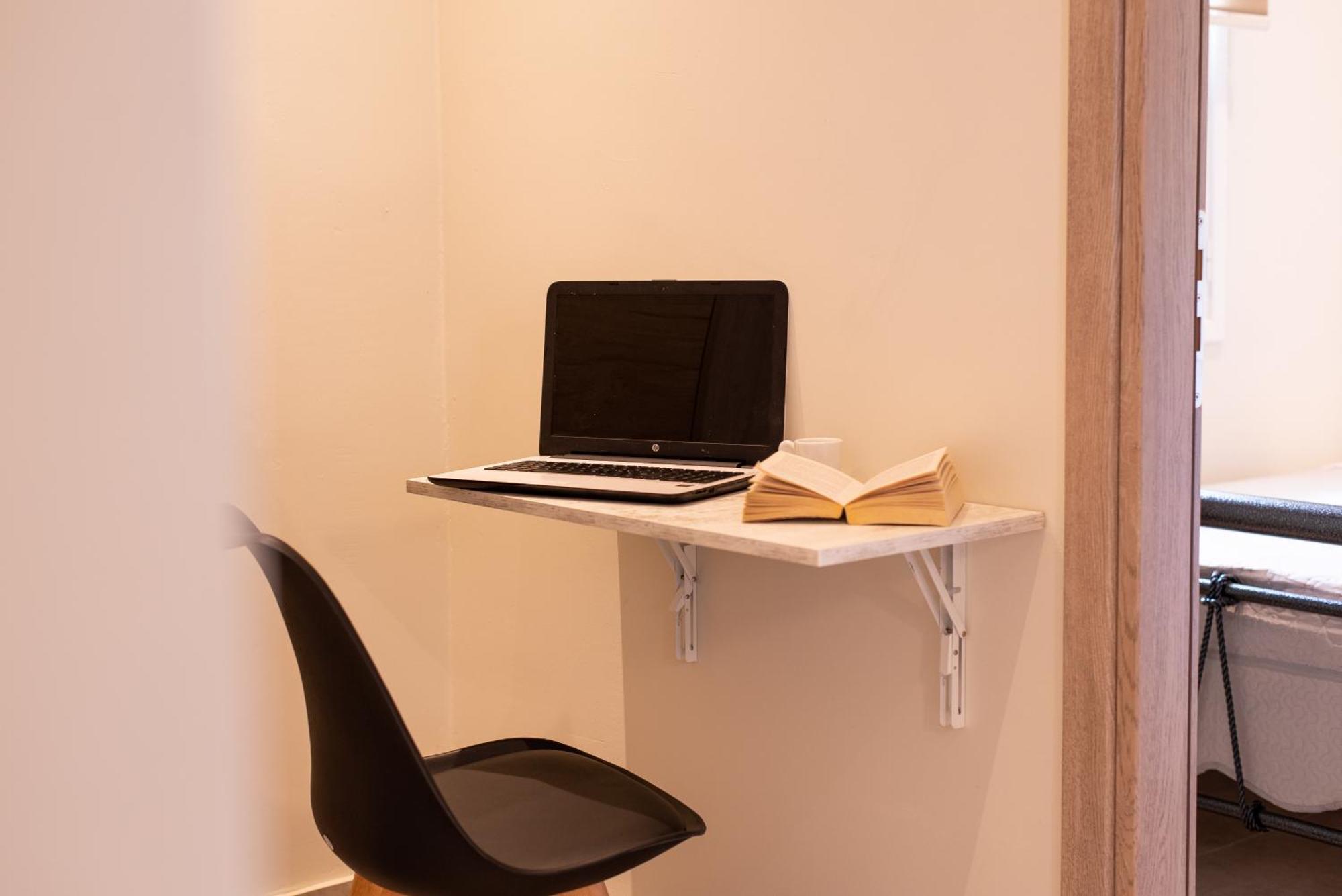 Demi'S Apartments Near Athen'S Airport Artemida  Ngoại thất bức ảnh
