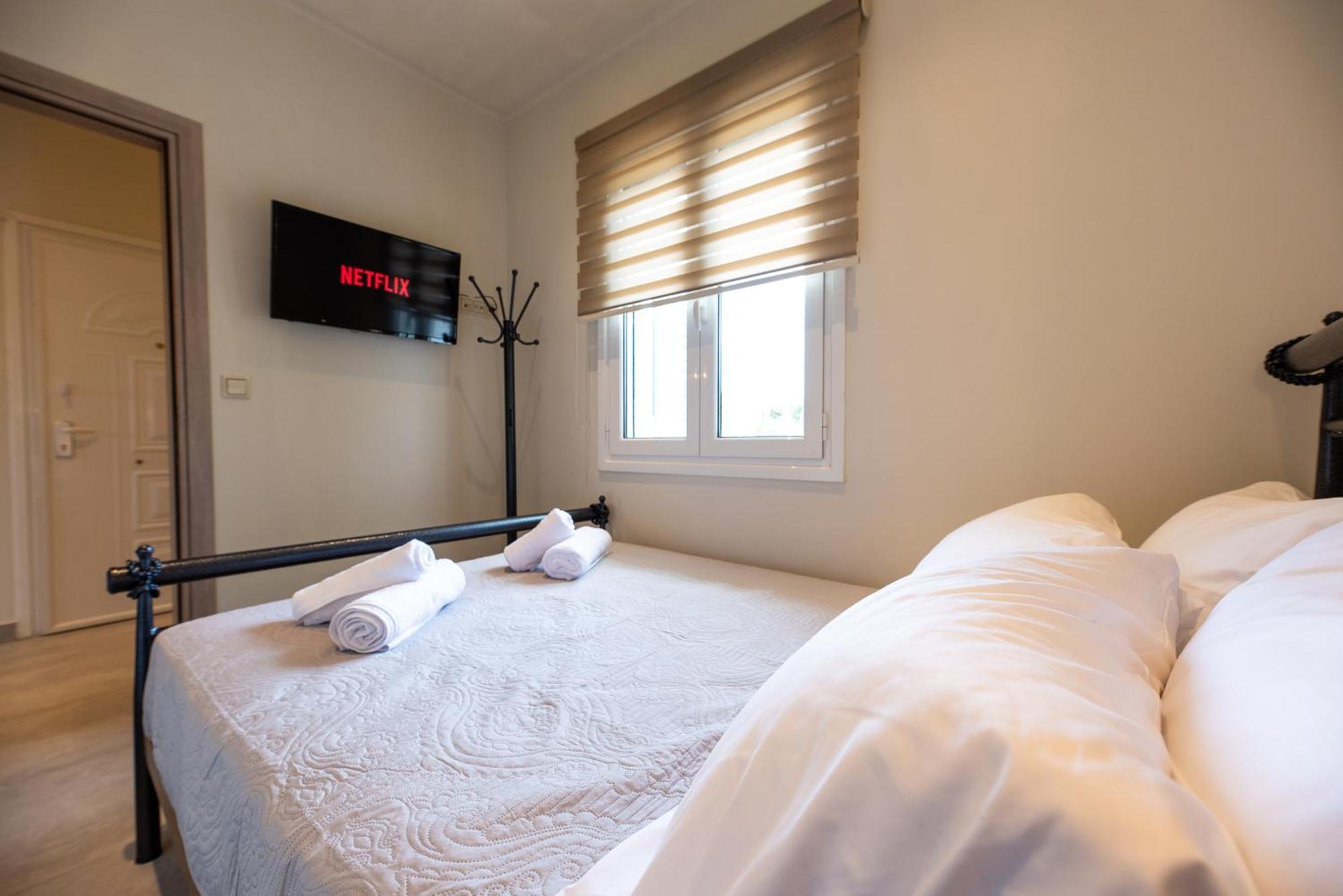 Demi'S Apartments Near Athen'S Airport Artemida  Ngoại thất bức ảnh