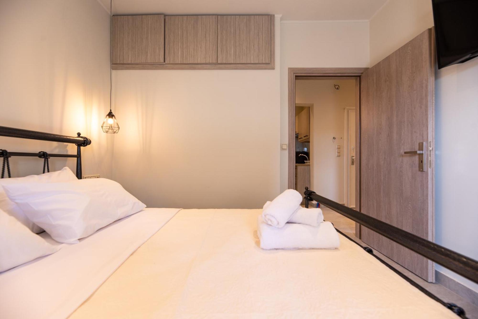 Demi'S Apartments Near Athen'S Airport Artemida  Ngoại thất bức ảnh