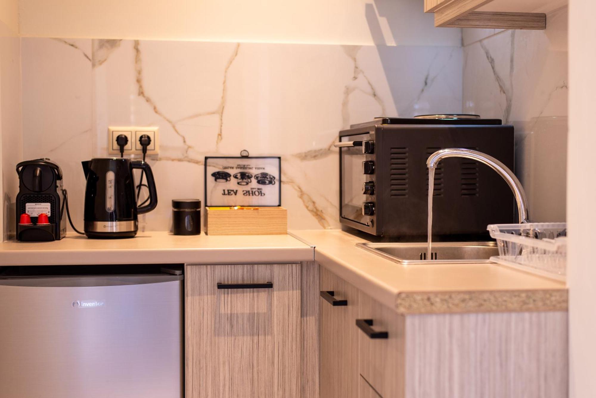 Demi'S Apartments Near Athen'S Airport Artemida  Ngoại thất bức ảnh